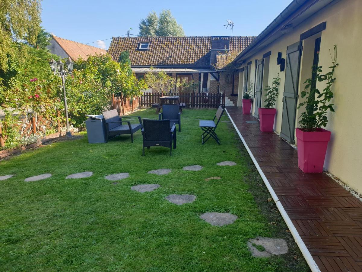 Les Garennes Bed and Breakfast Favières Eksteriør billede