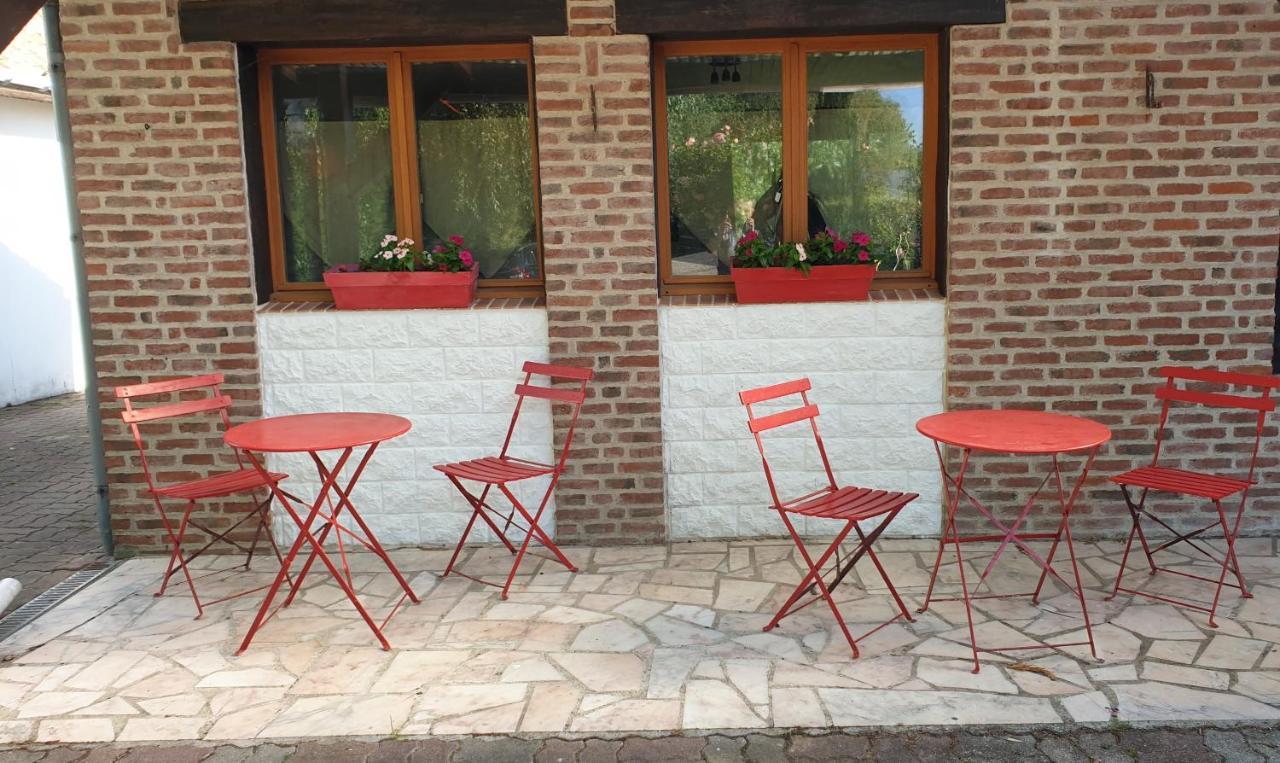 Les Garennes Bed and Breakfast Favières Eksteriør billede