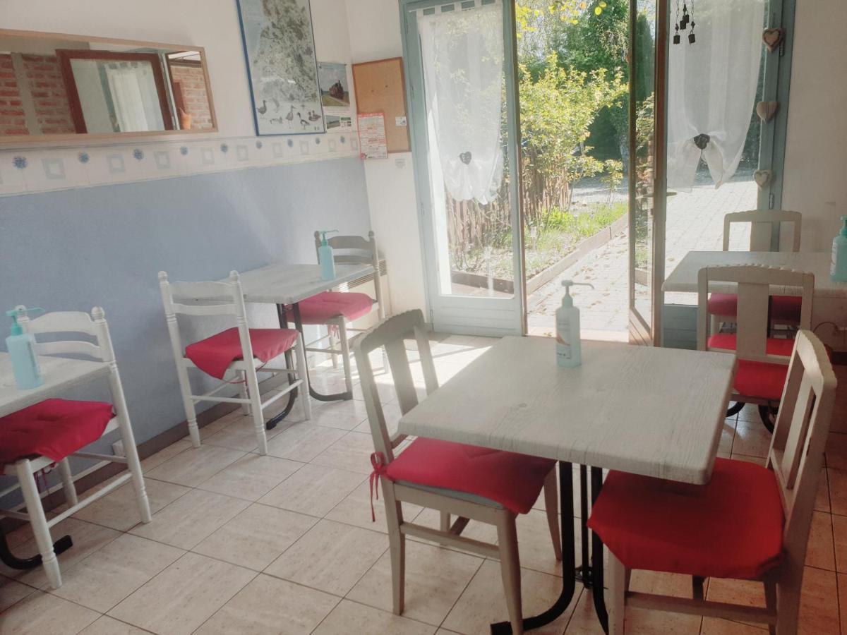 Les Garennes Bed and Breakfast Favières Eksteriør billede